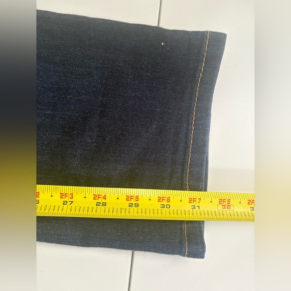 BDG Slim Straight Low Rise Dark Wash Jeans Size 28 EUC 0370 - Picture 5 of 10